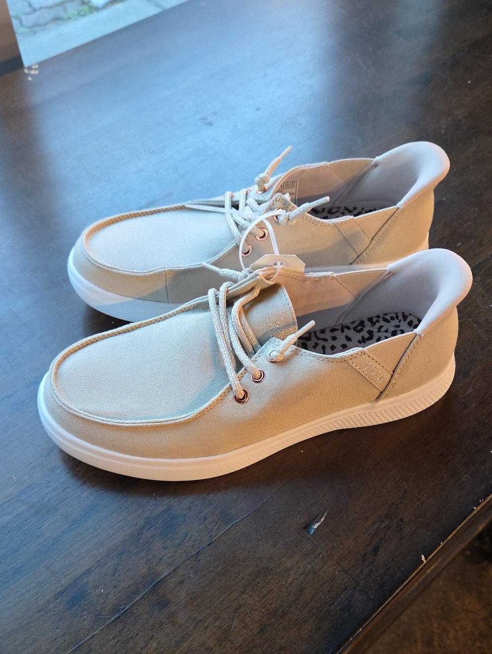Skechers Bobs Size 8 Women's Slip-ins Shoes in Light Beige
